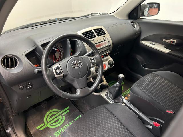 TOYOTA Urban Cruiser 1.4 D-4D AWD Sol STORICO TAGLIANDI UFFICIALI