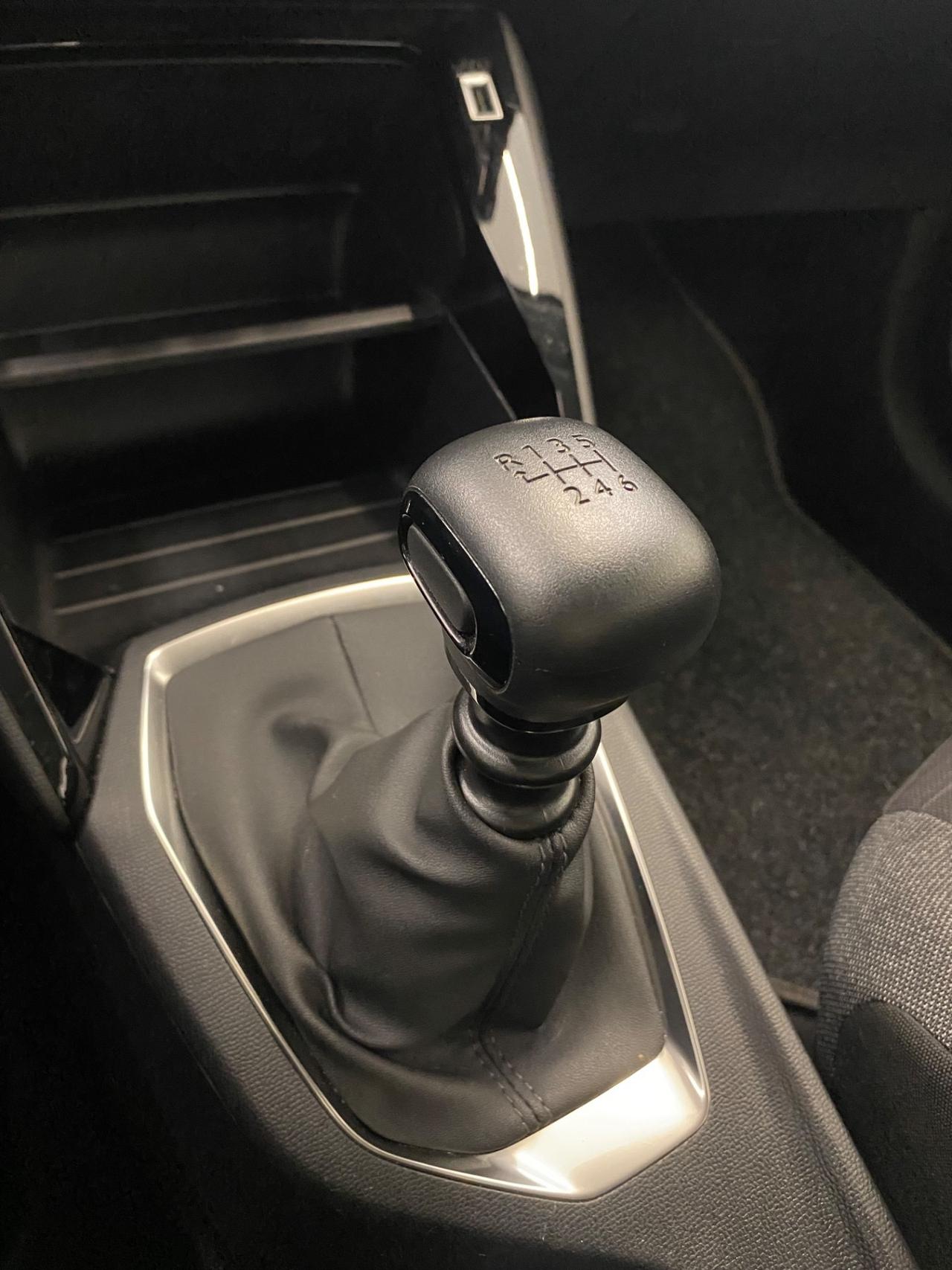 Peugeot 208 Active BlueHDI 100S/S