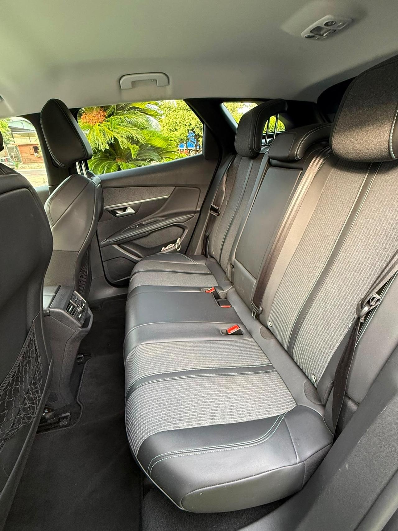 Peugeot 3008 1.5 diesel anno 2022 uni proprietario