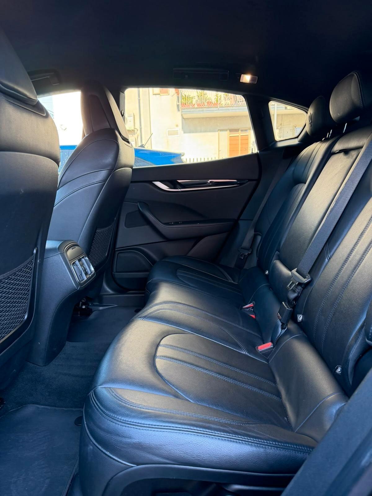 Maserati Levante V6 Diesel 275 CV AWD Granlusso