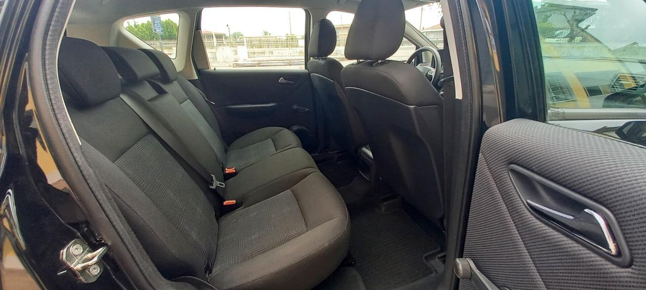 Mercedes-Benz Classe A 160 Benzina cc. 1.5 CV. 95 Cambio Manuale 5 Porte 5 Posti SOLO 62.060 KM. Utilizzabile anche per i Neopatentati.