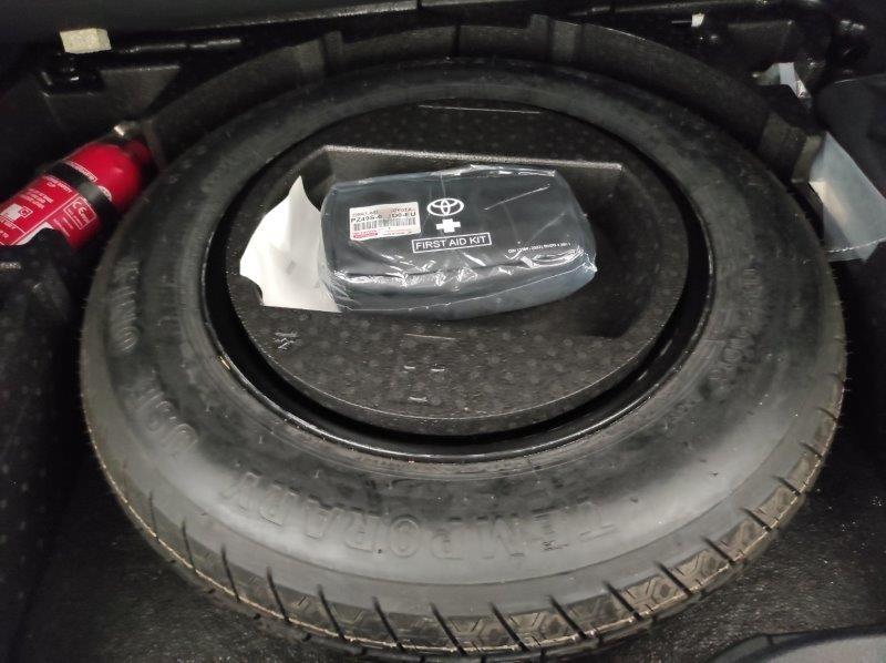 TOYOTA C-HR (2016-2023) - C-HR 1.8 Hybrid E-CVT Business