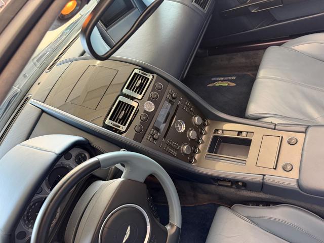 ASTON MARTIN Vantage VANTAGE ROADSTER V8