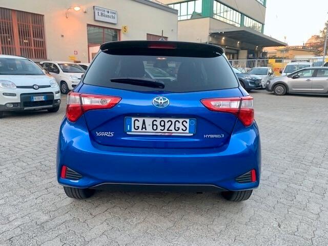 Toyota Yaris 1.5 Hybrid 5 porte Lounge Blue garanzia 10 anni su Hybrid parts