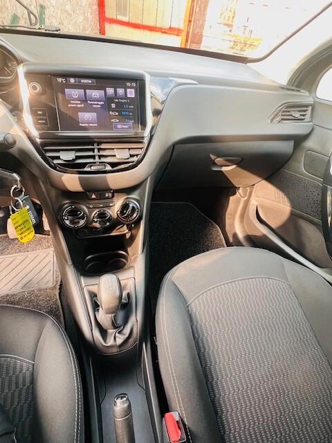 Peugeot 208 PureTech 82 5 porte Allure