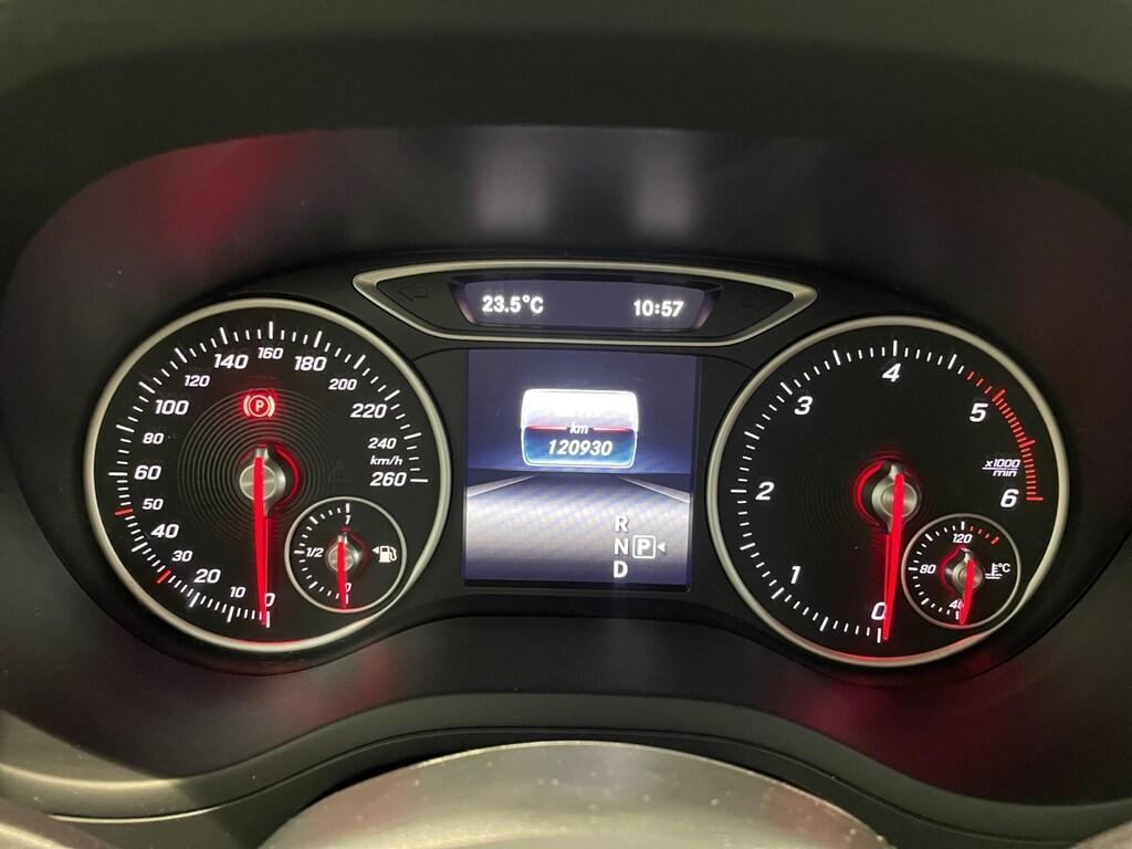 Mercedes Classe B B180d 1.5d 109CV Autom. Premium AMG - GANCIO TRAINO