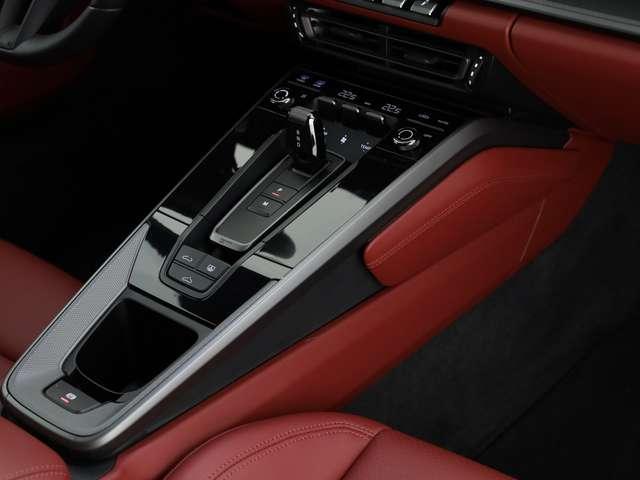 Porsche 992 coupe 3.0 carrera auto