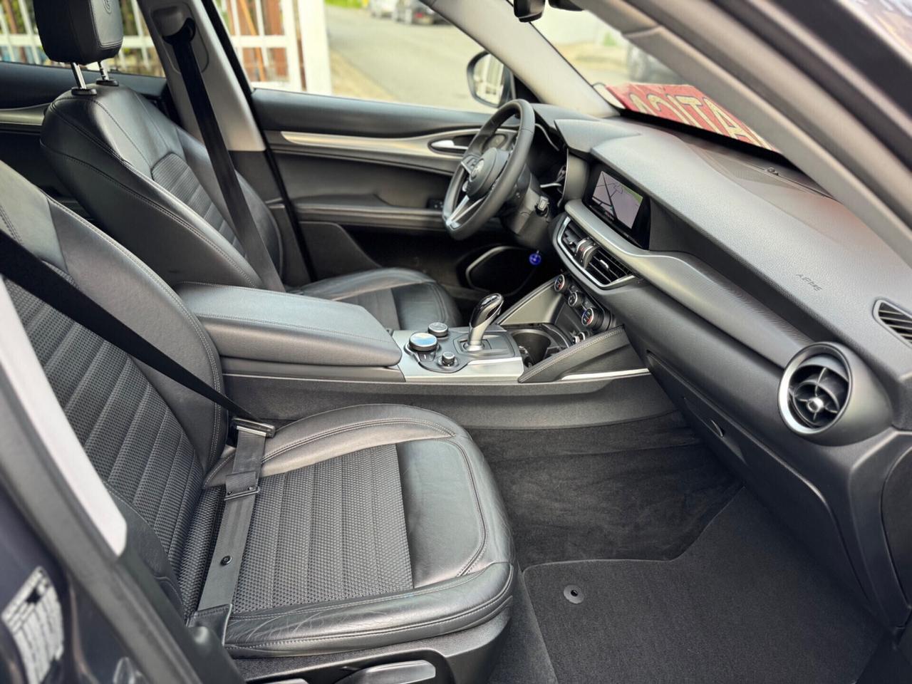 Alfa Romeo Stelvio 2.2 Turbodiesel 210 CV AT8 Q4 Super