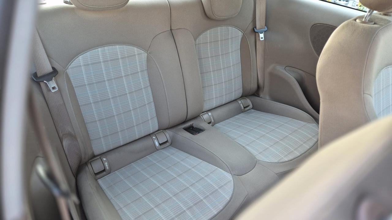 Opel Adam 1.2 70 CV White/Black Link