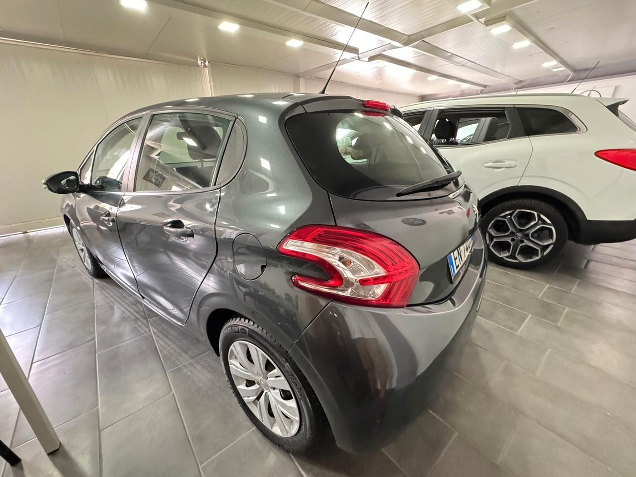 Peugeot 208 1.4 HDi 68 CV 5 porte Active