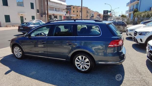 VOLKSWAGEN Passat Variant 2.0 TDI Highline BlueM