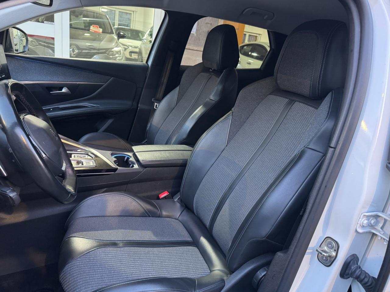 Peugeot 3008 BlueHDi 130 CV Allure Pack