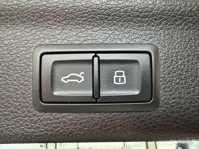 AUDI Q3 35 TDI S tronic Business Advanced