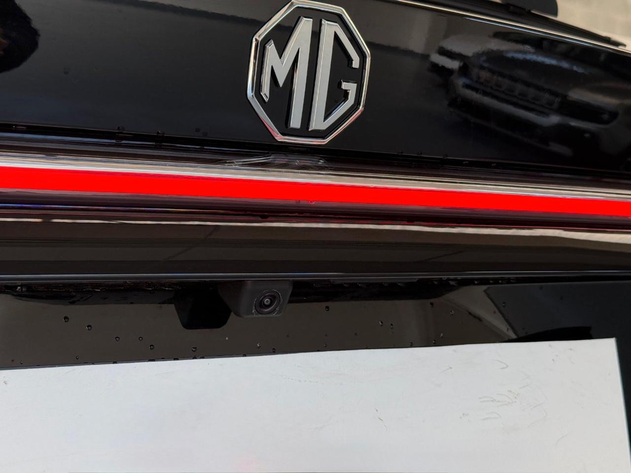 Mg HS 1.5 hybrid+ Luxury auto