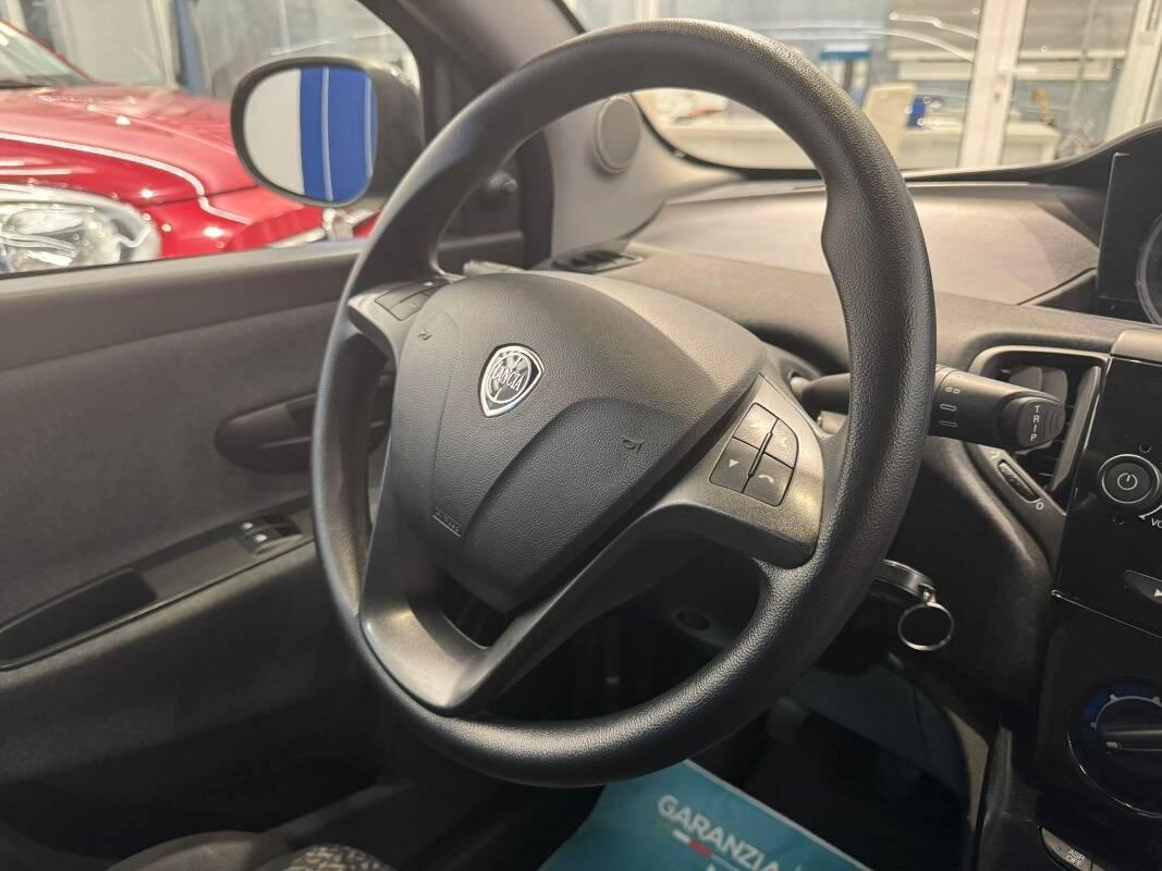 Lancia Ypsilon III 1.0 firefly hybrid Silver s&s 70cv