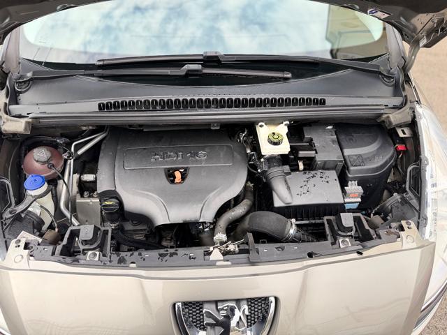 PEUGEOT 5008 2.0 HDi 150CV BUSINESS PERFETTO