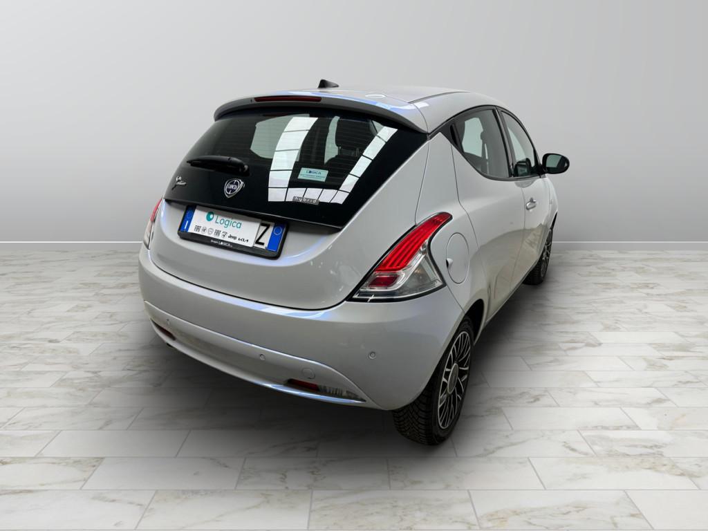 LANCIA Ypsilon III - Ypsilon 1.0 firefly hybrid Gold s&s 70cv