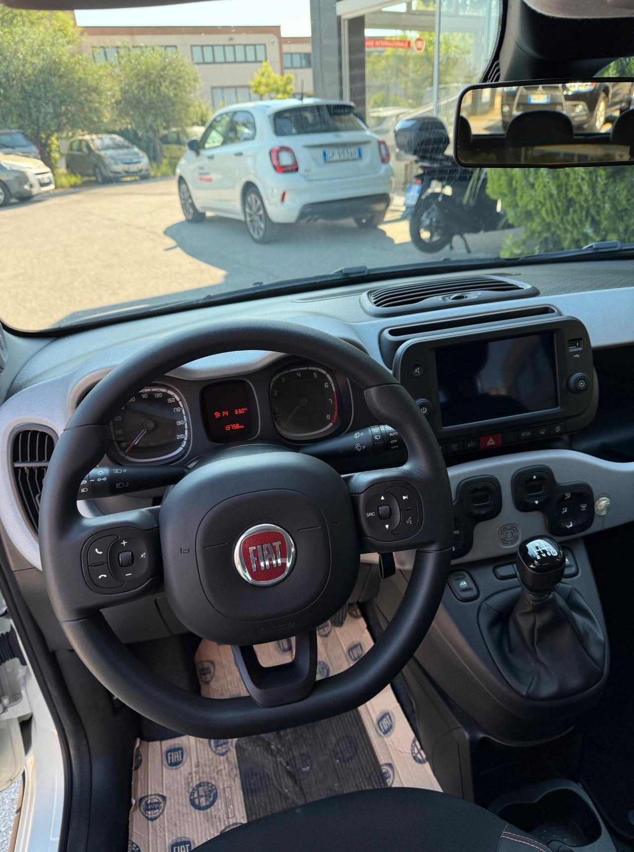 Fiat Panda 1.0 FireFly S&S Hybrid Garmin