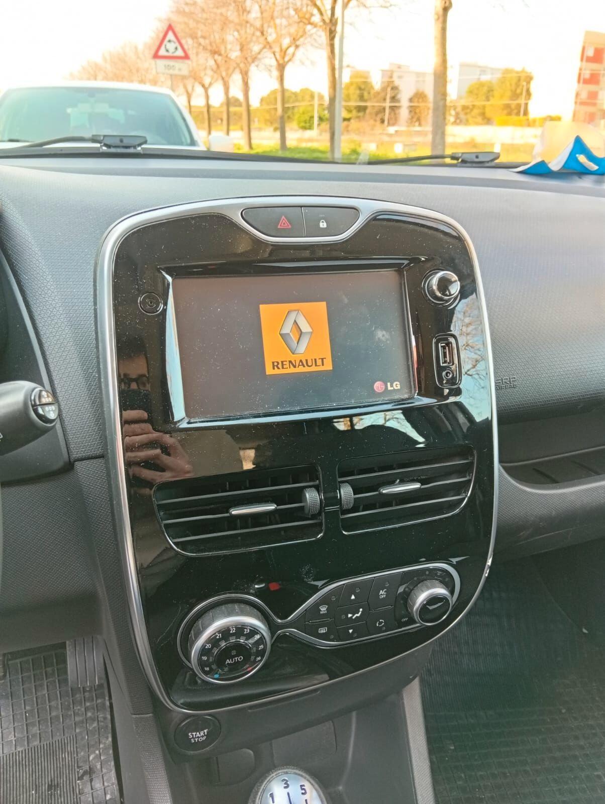 Renault Clio 1.2 75CV GPL 5 porte Costume National