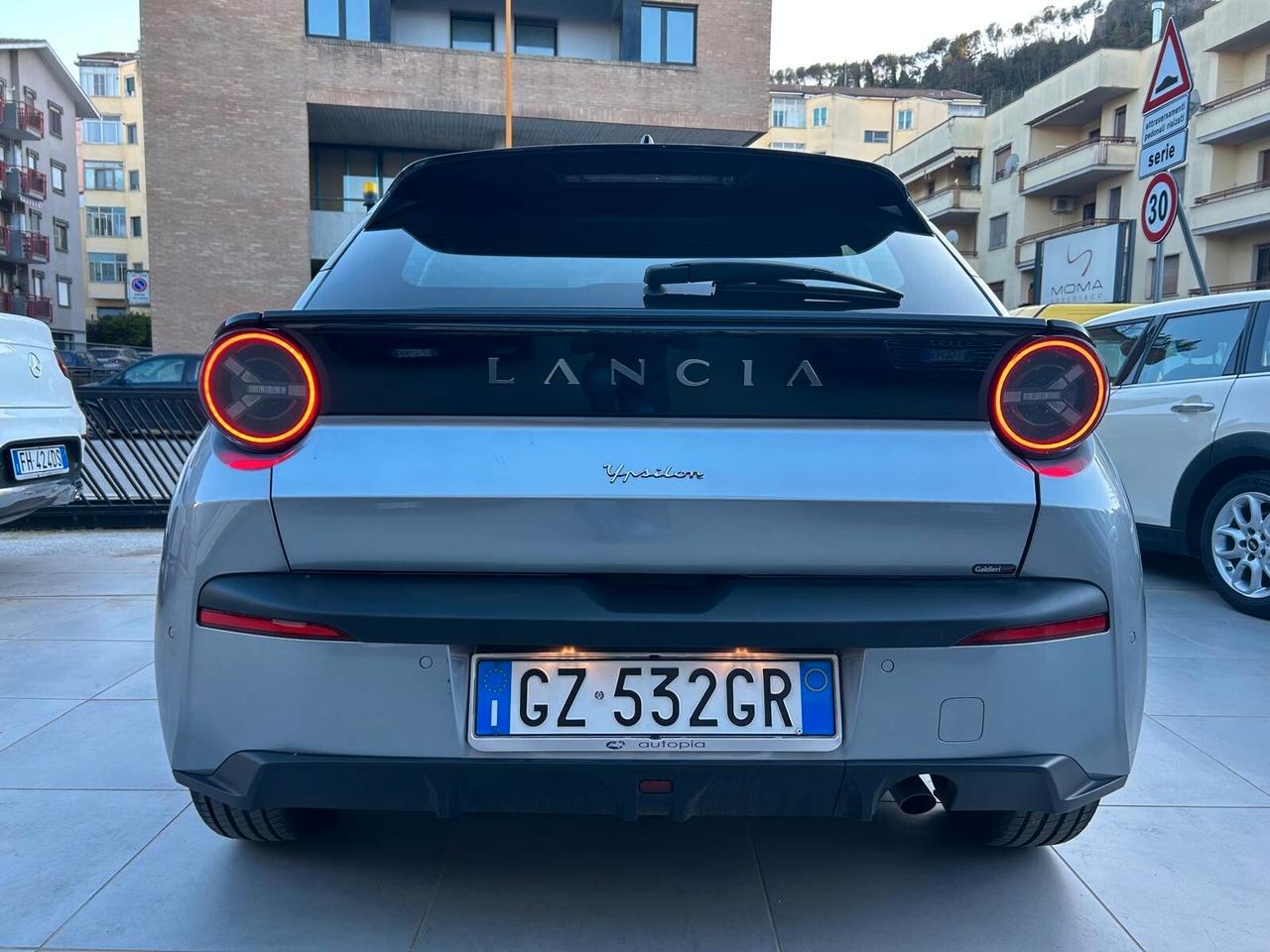 Lancia Ypsilon Hybrid e-DCT LX