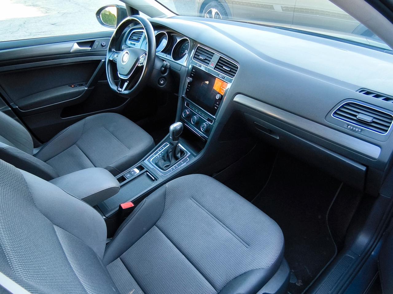 VOLKSWAGEN GOLF VARIANT -2018- DSG- OK NEOPATENTATI