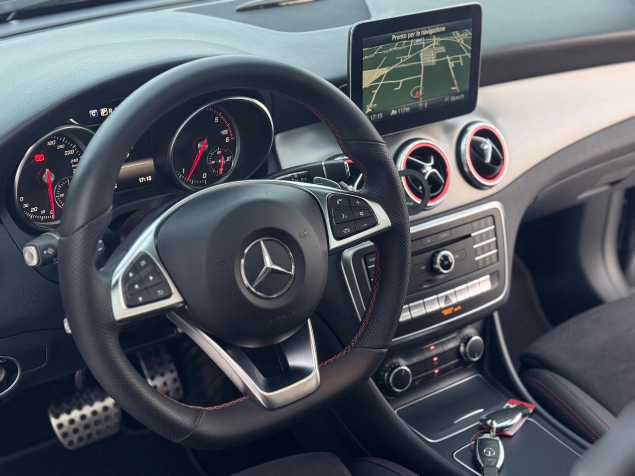 Mercedes-benz CLA 200 Automatico AMG line !