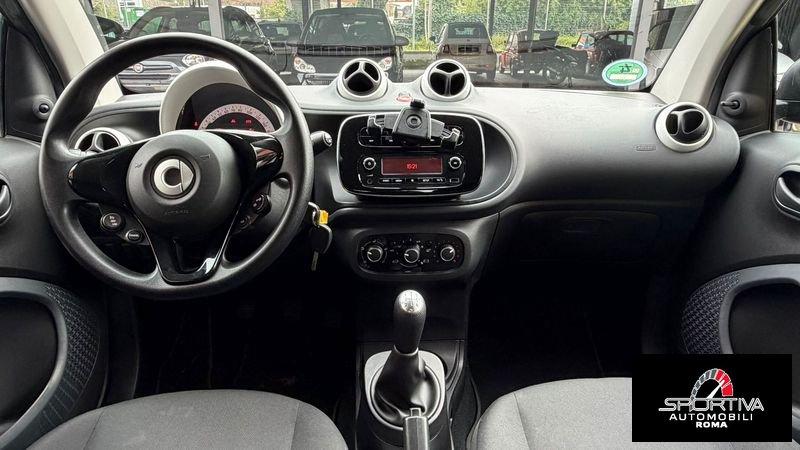 smart fortwo SENSORI DI PARCHEGGIO RATA MENSILE 172,00 EURO 70 1.0 52kW youngster