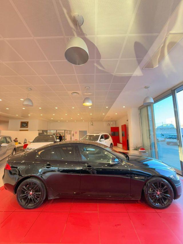 JAGUAR XF 2.0 D 180 CV aut. Pure Business