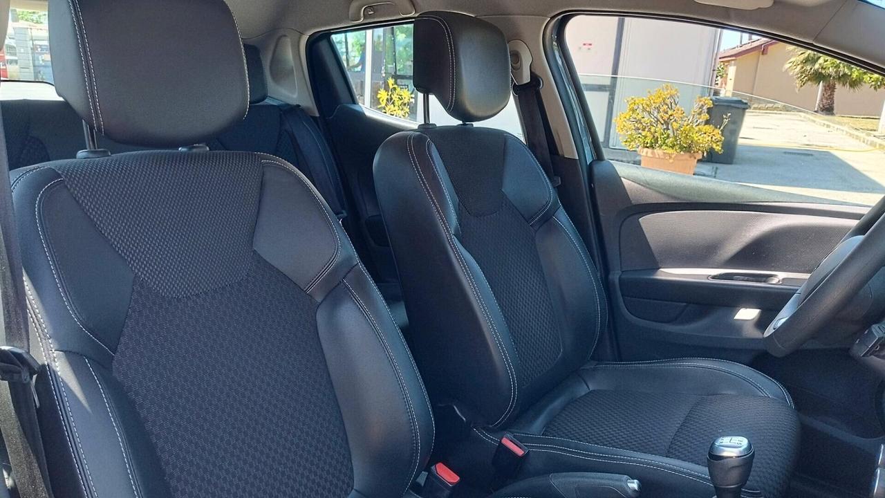 Renault Clio dCi 8V 90 CV 5 porte Moschino Intens