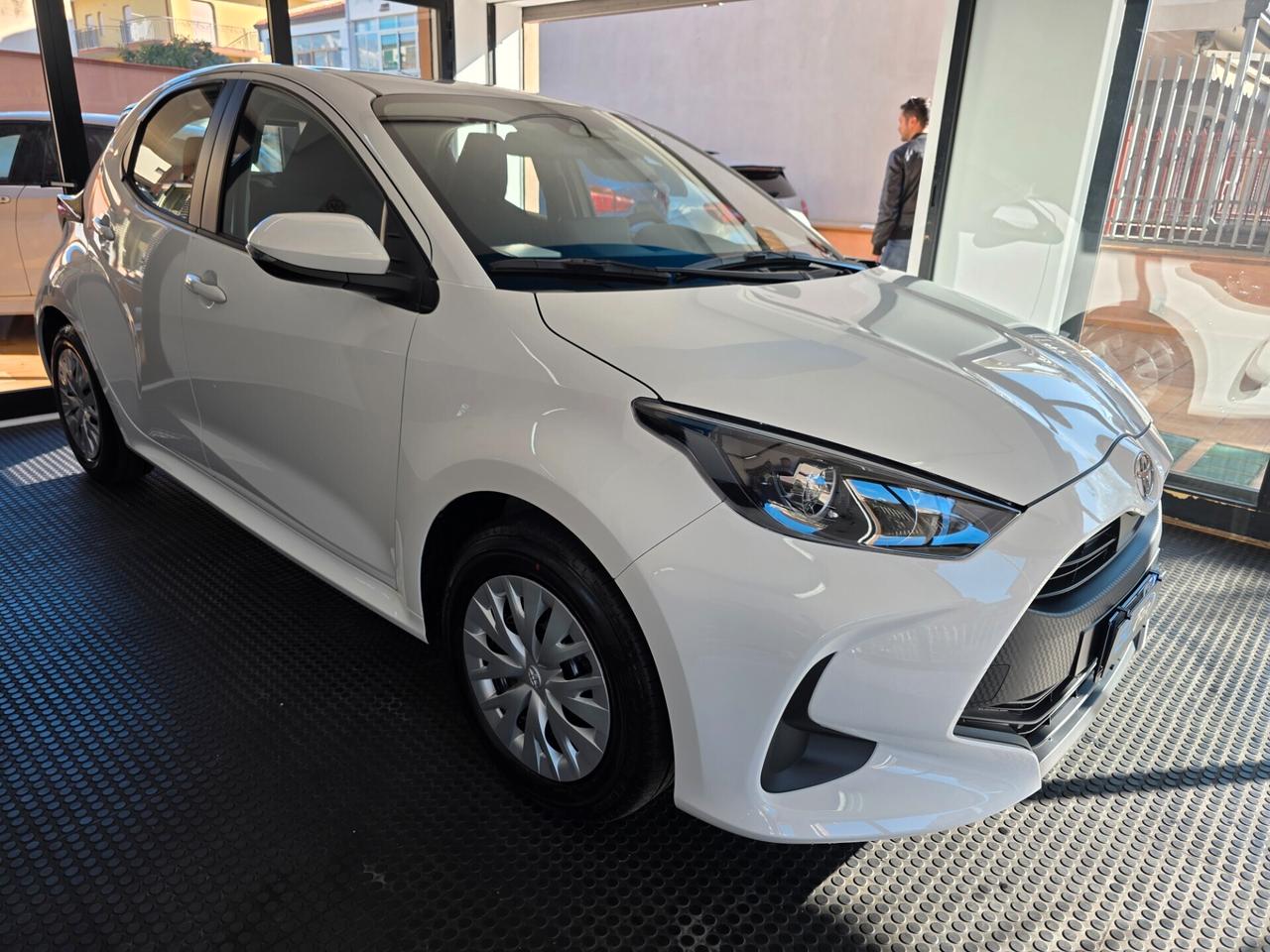 NUOVA Toyota Yaris 1.5 Hybrid 5 porte Active