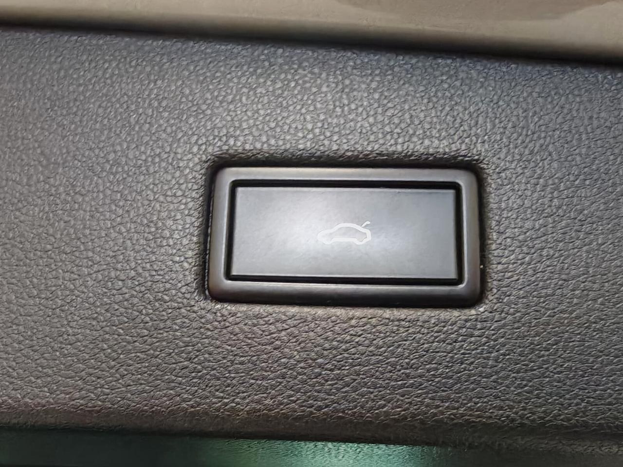 Volkswagen Tiguan 2.0 TDI SCR DSG 4MOTION R-LINE