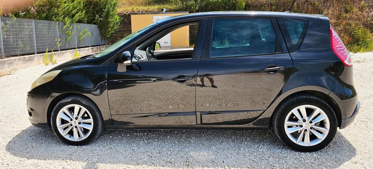 Renault Scenic Scénic X-Mod 1.9 dCi 130CV Dynamique