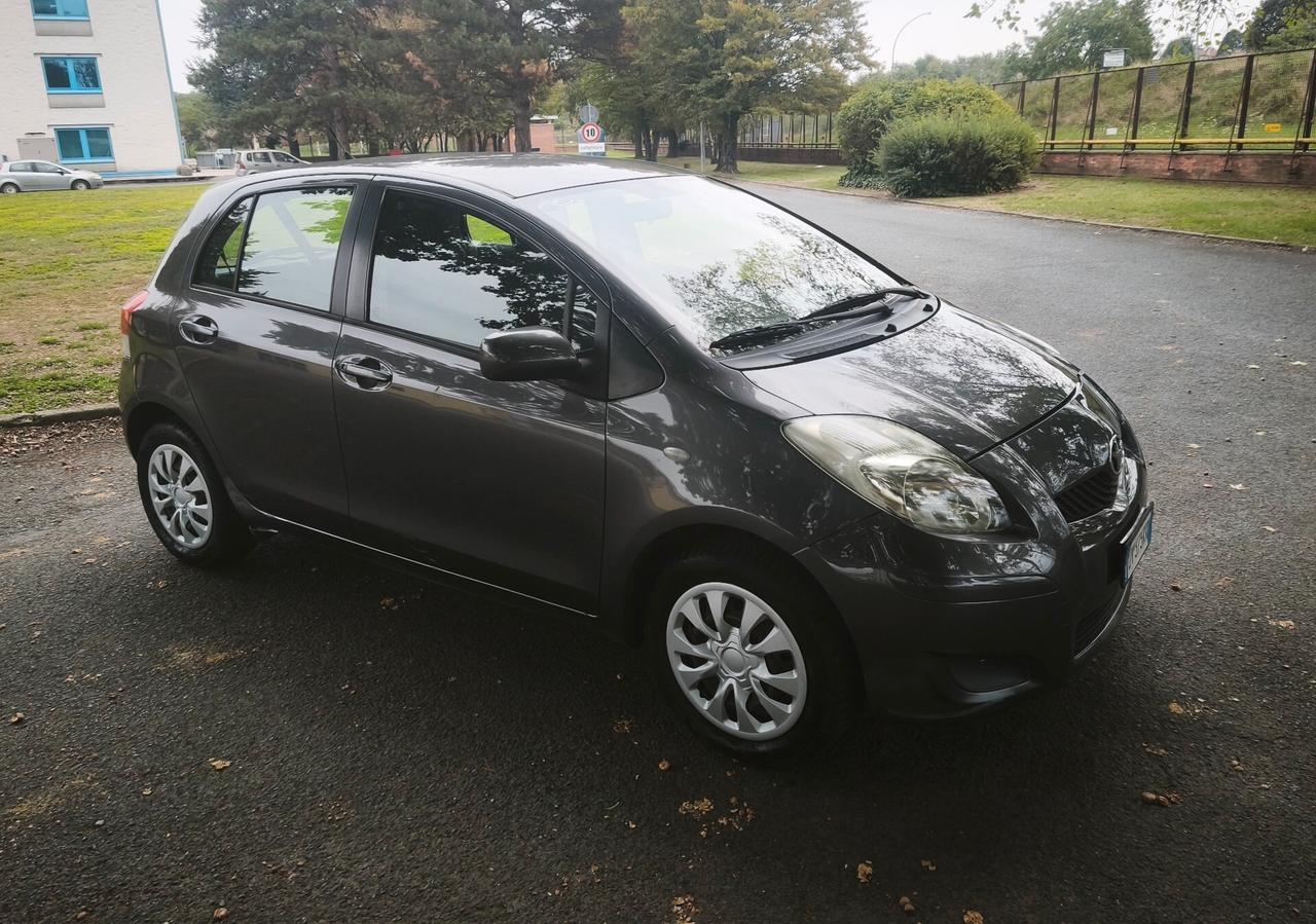 Toyota Yaris 1.0 5 porte Sol