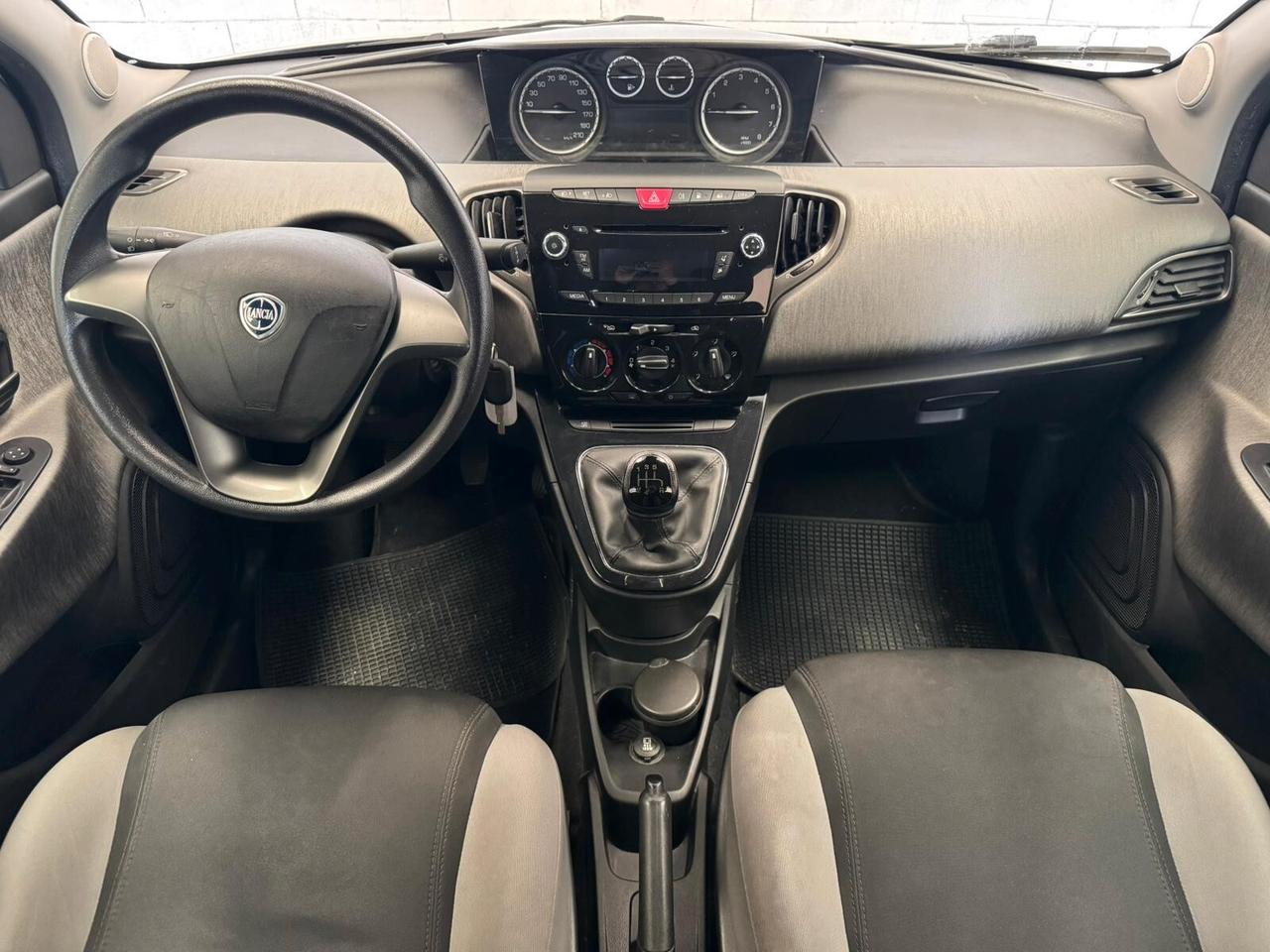 Lancia Ypsilon 5 porte Metano Ecochic Gold