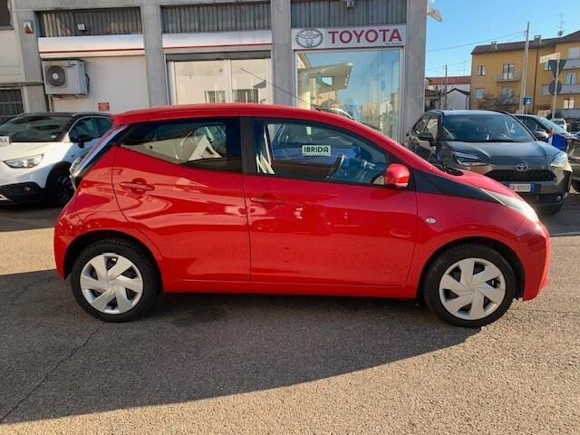 Toyota Aygo 1.0 VVT-i 69 CV 5 porte x-play NEOPATENTATI
