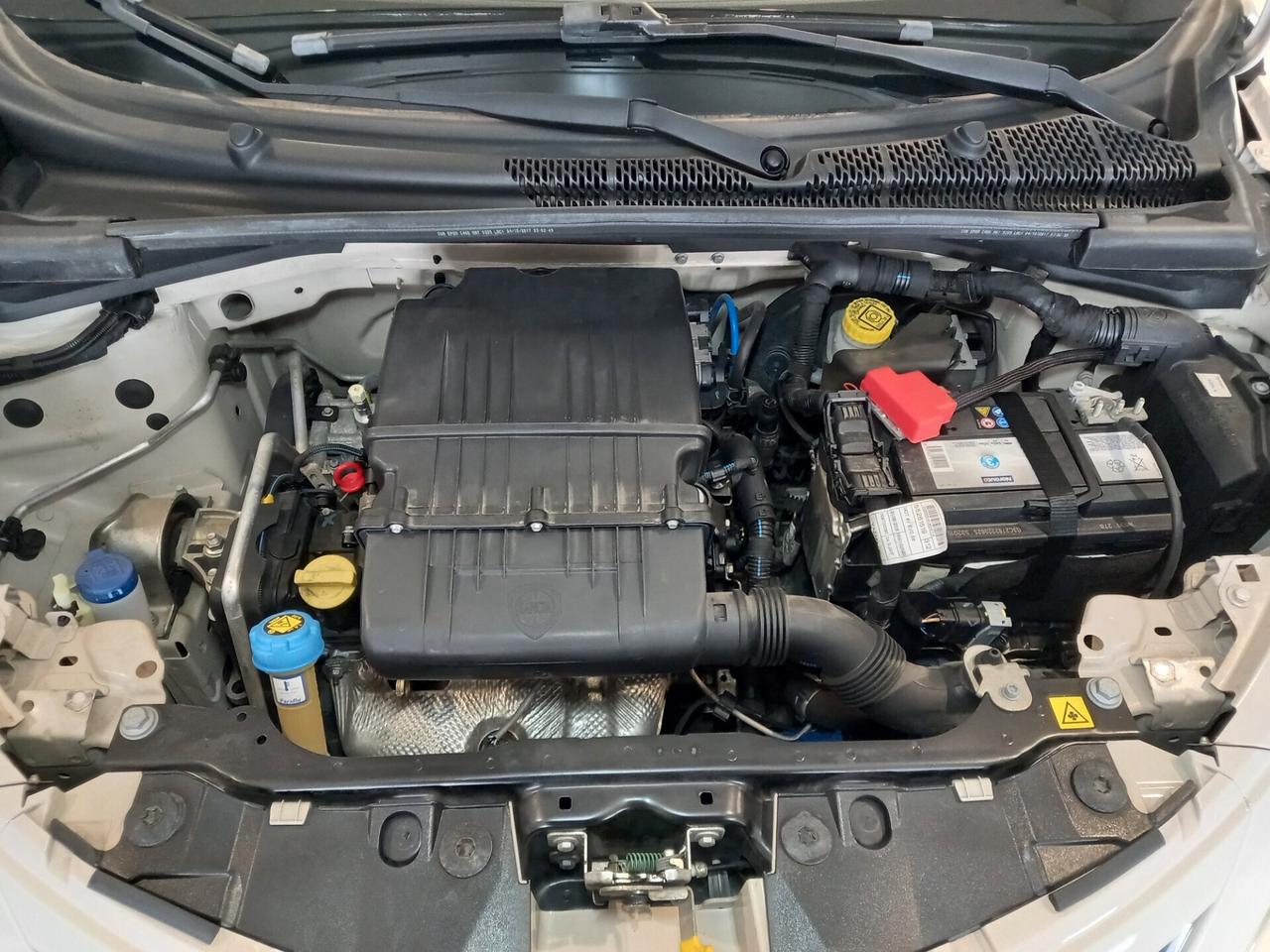 Lancia Ypsilon 1.2 69 CV 5 porte 77000 km Neopatentati