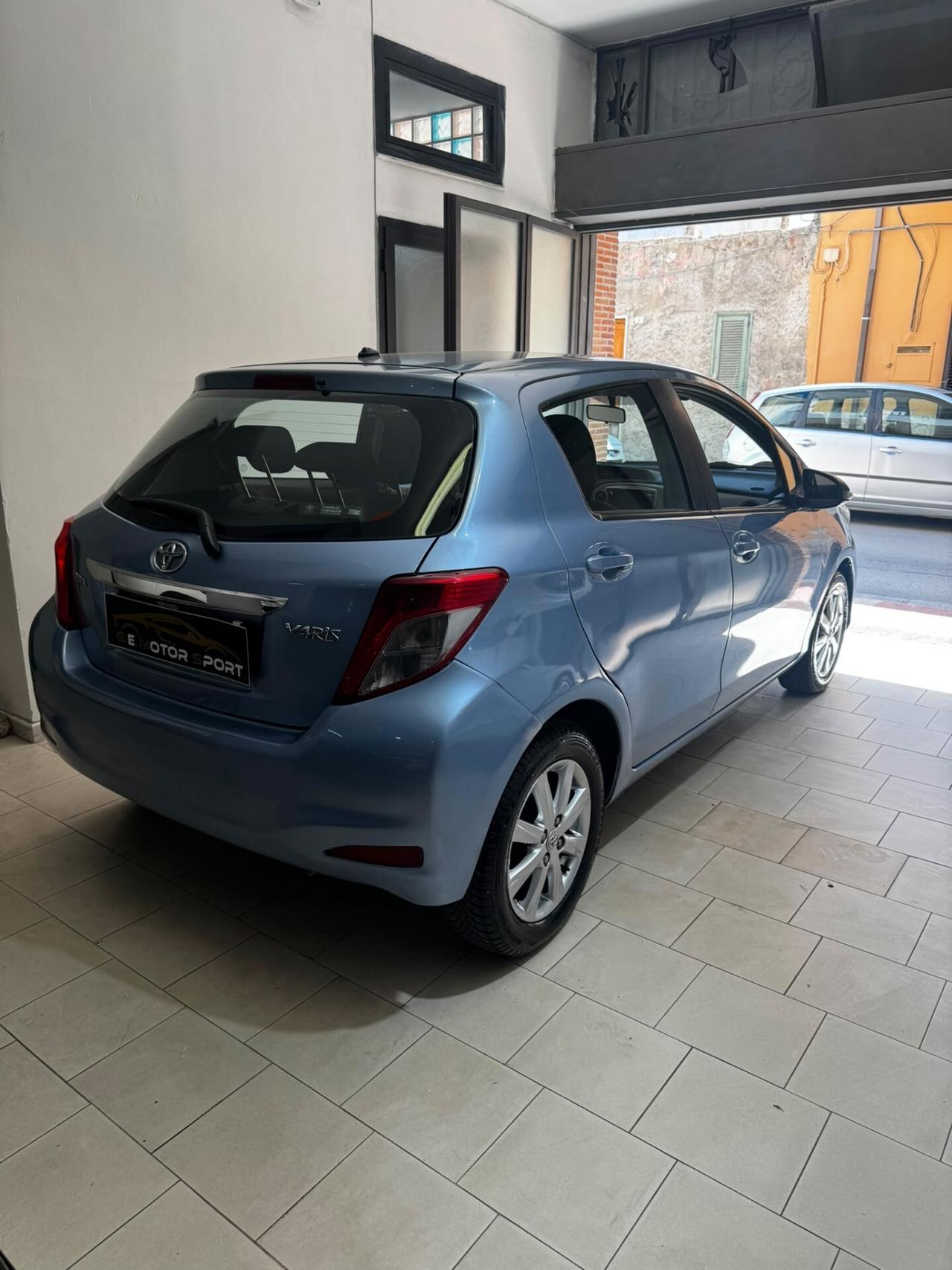 Toyota Yaris 1.0 5 porte Lounge