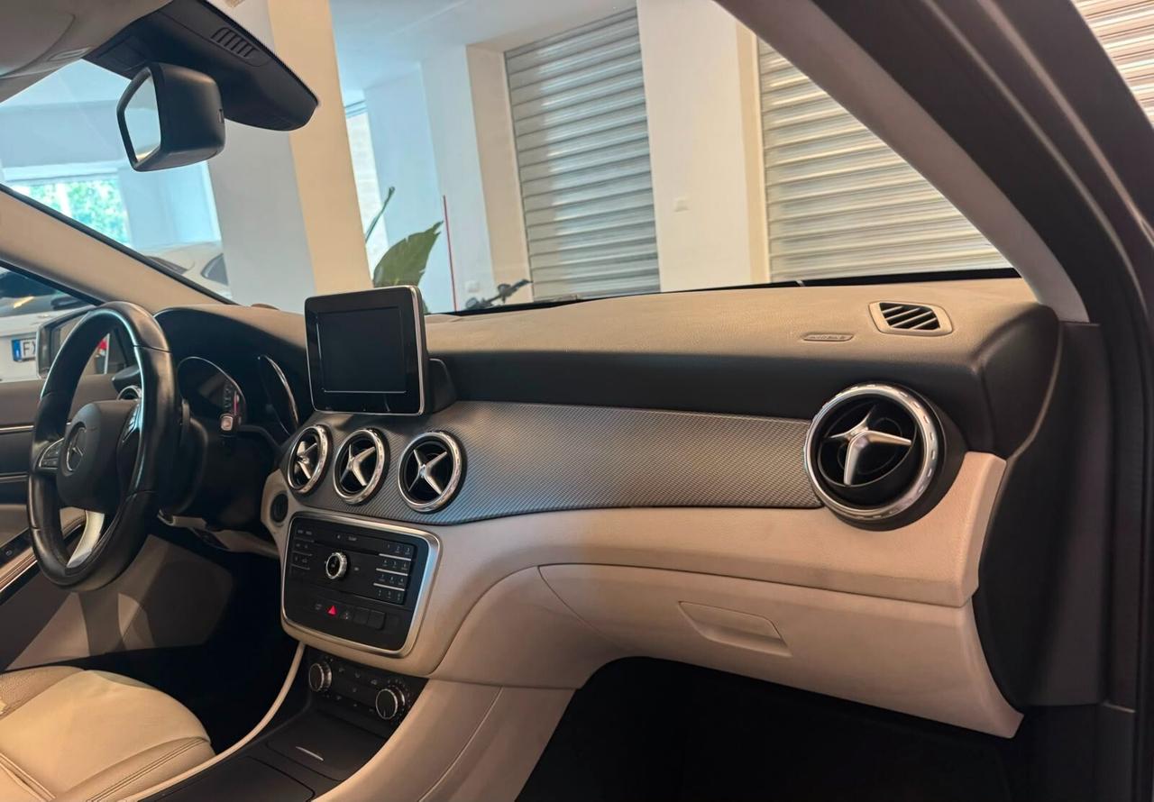 MERCEDES GLA 200 D PREMIUM FULL OPTIONAL RESTYLING