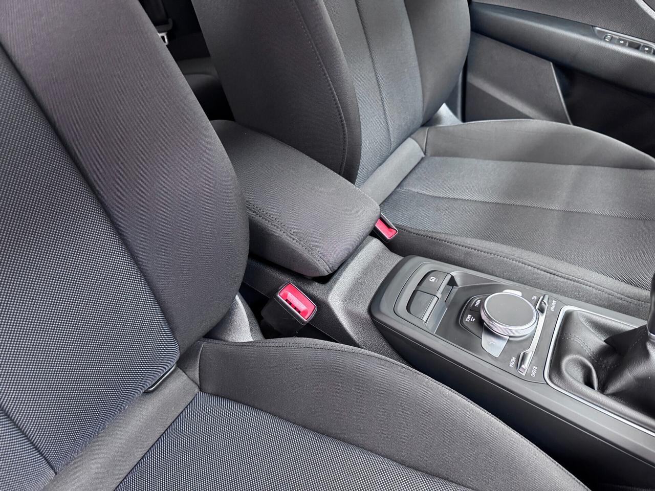 Audi Q2 30 TDI Identity Black - 2023