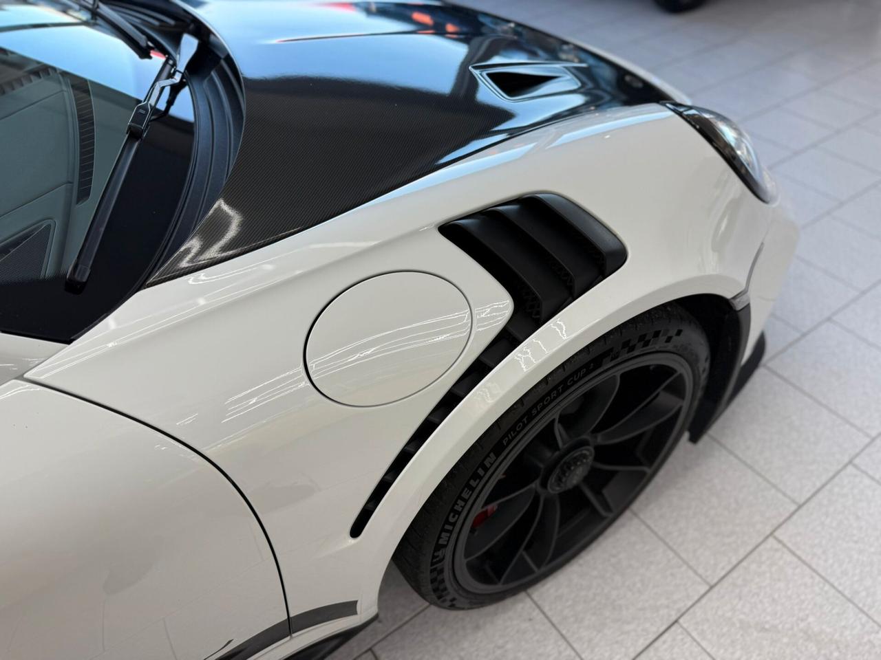 PORSCHE 911 GT3 RS