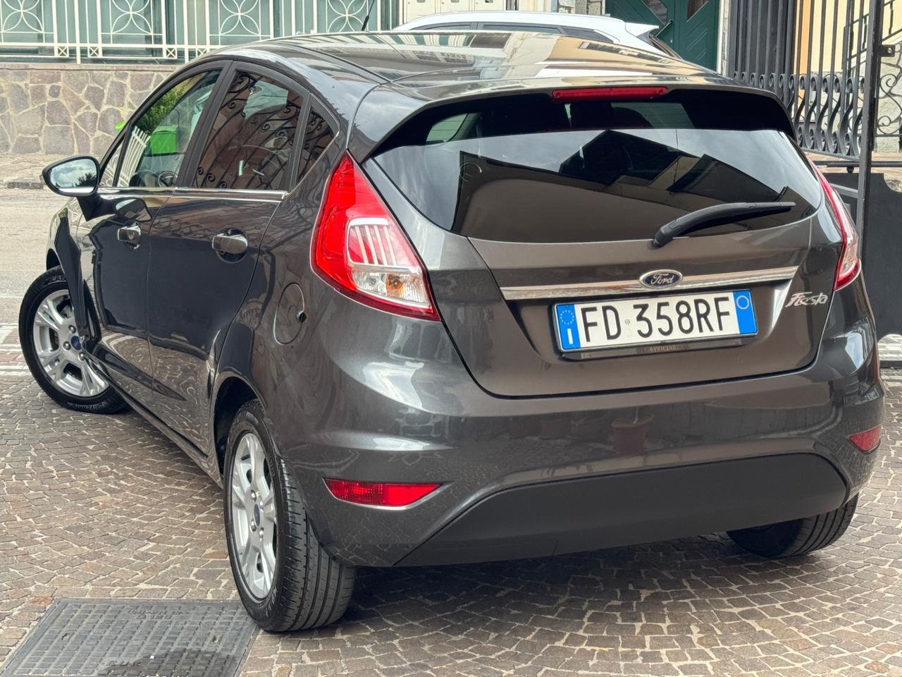Ford Fiesta 1.5 TDCi 75CV 5 porte Titanium