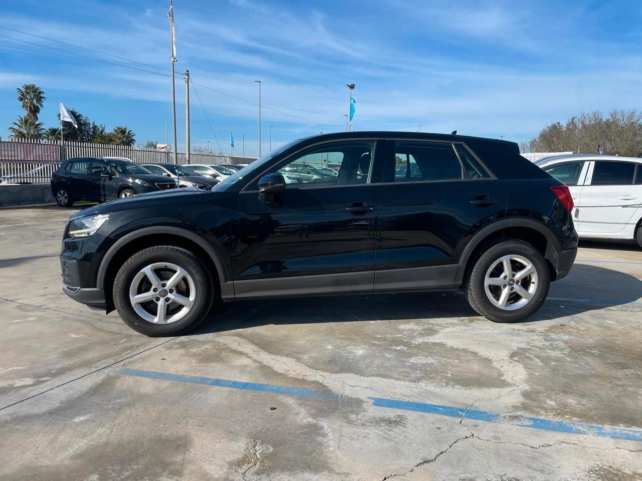 Audi Q2 30 TDI S tronic Identity Black