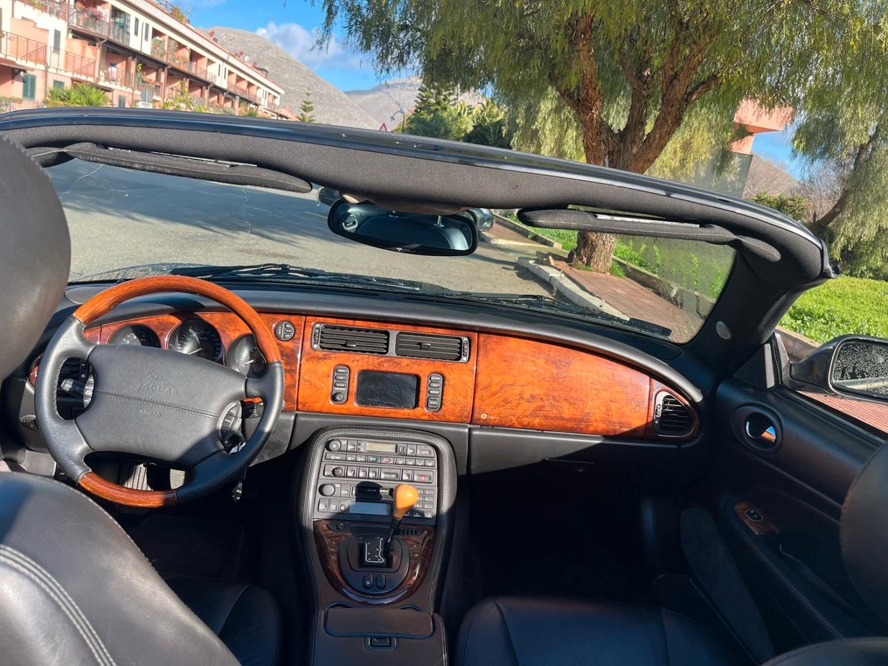 MAGNIFICA JAGUAR XKR CABRIO 363 CV - 8 CILINDRI - ASI - 125000 KM - DA VEDERE.