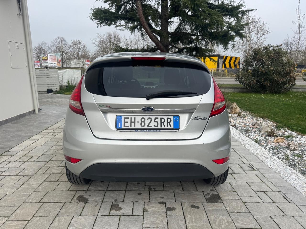 Ford Fiesta 1.4 5 porte Bz.- GPL Titanium OK NEOPATENTATI