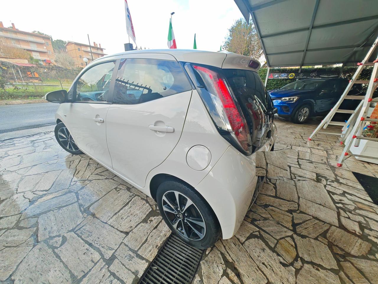 Toyota Aygo 1.0 VVT-i 69 CV 5 PORTE AUTOMATICA