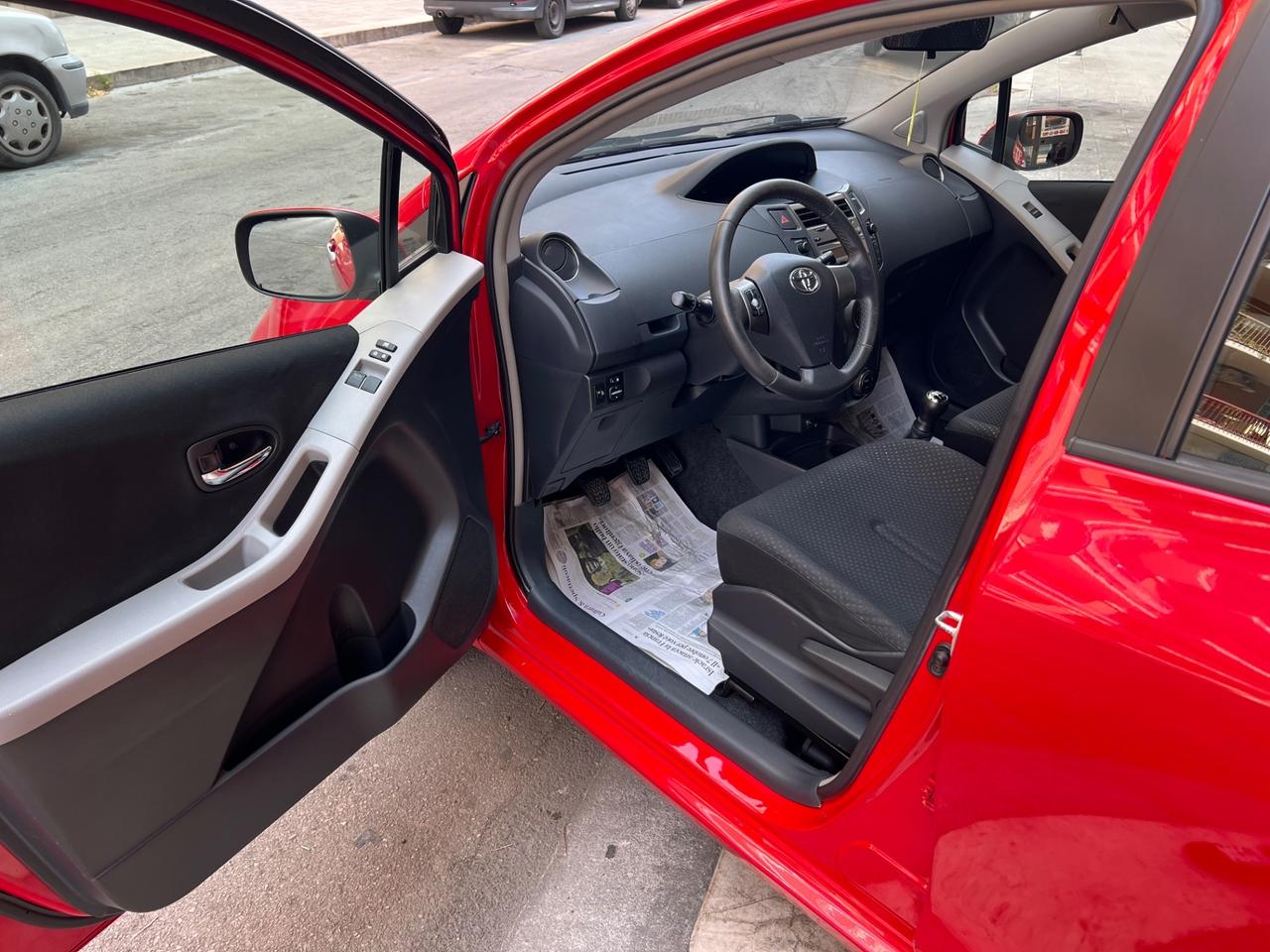 Toyota Yaris 1.0 5 porte Now