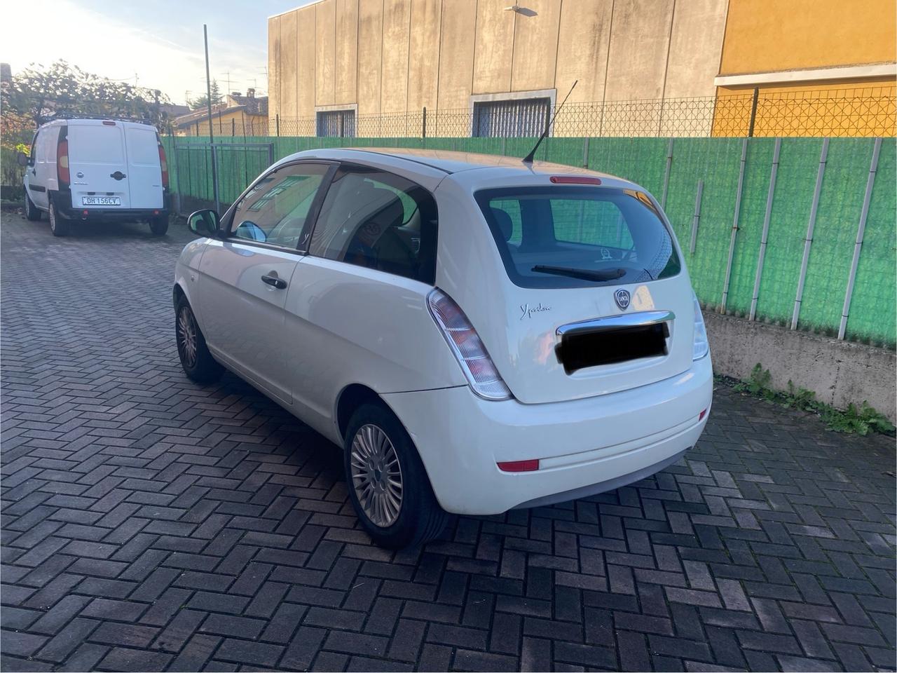 Lancia Ypsilon 1.4 Platinum Ecochic GPL