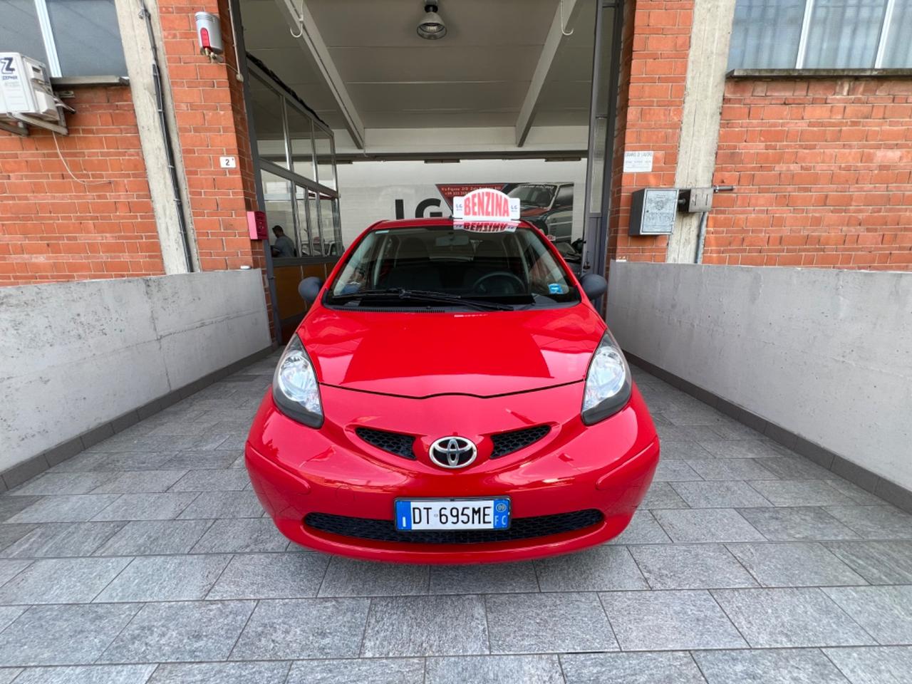 Toyota Aygo 1.0 12V VVT-i 5 porte Sol