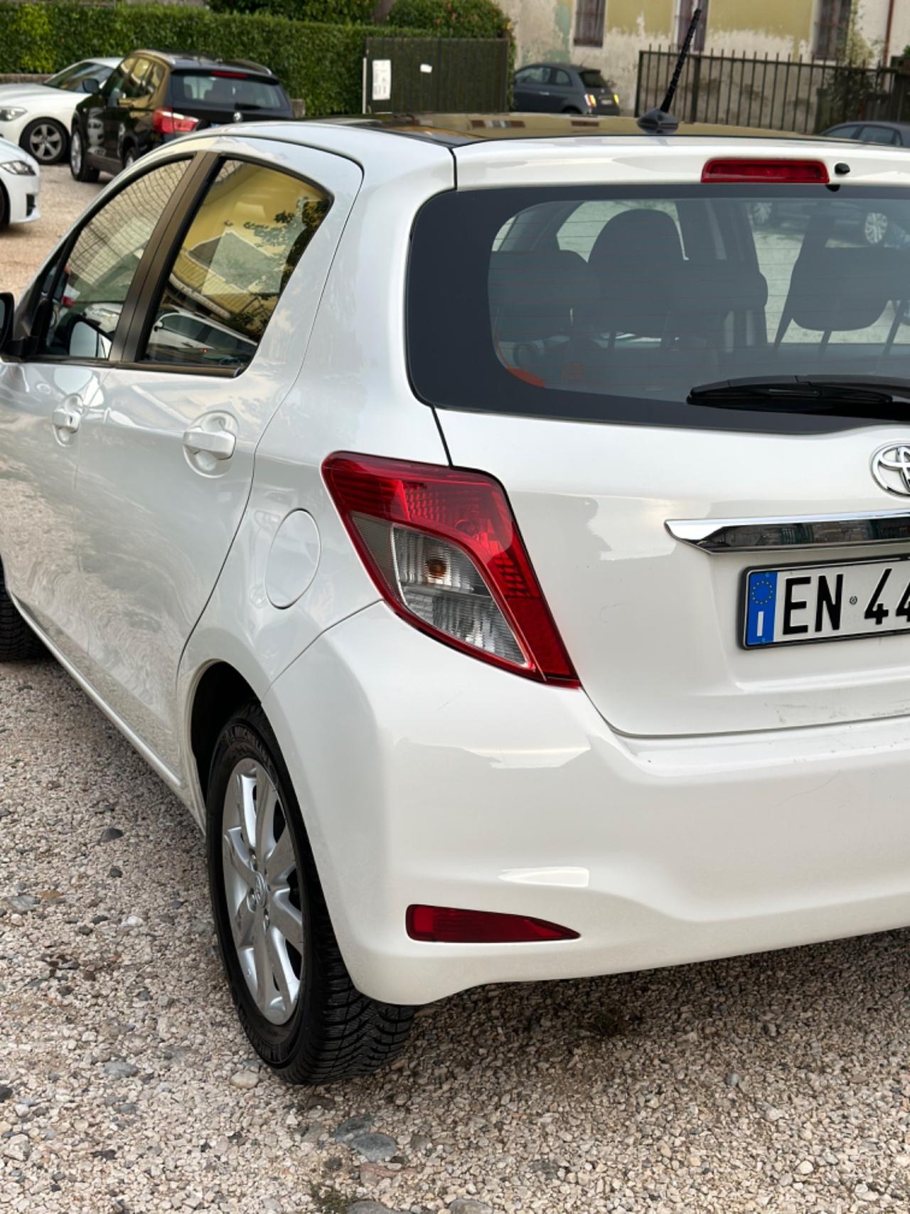 Toyota YARIS 1.0 5P NEOPAT KMCERT GARANZ UNICOPR