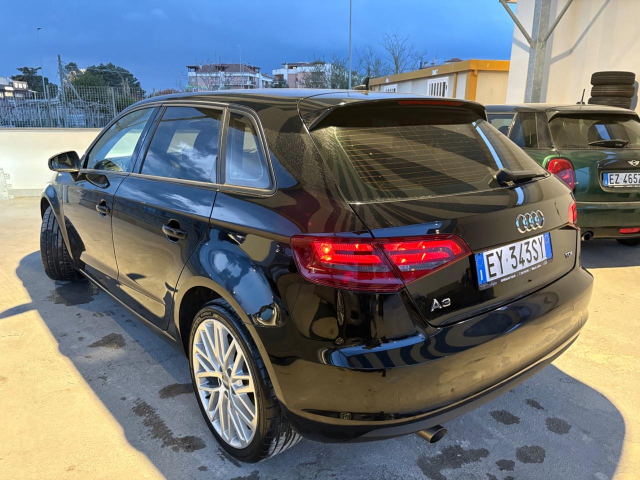 Audi A3 1.6 TDI ultra Attraction LED INTERNI E 18